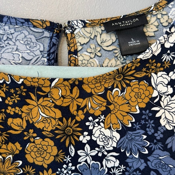 Ann Taylor Floral Blouse - Picture 3 of 3
